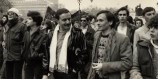 Yves Navarre et Jean Le Bitoux à la manifestation pour les droits gays et lesbiens, Paris 4 avril 1981. ( © Claude Truong-Ngoc / Wikimedia Commons)