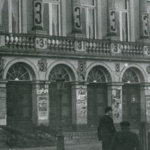 1. La propagande électorale sur la façade du Théâtre de Liège