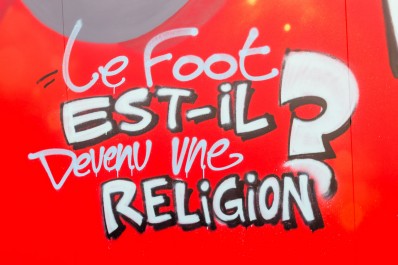 Le Foot est-il une religion?