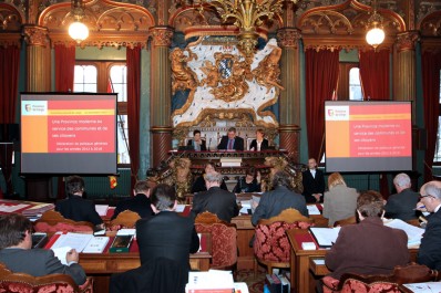 Les Conseillers provinciaux au travail