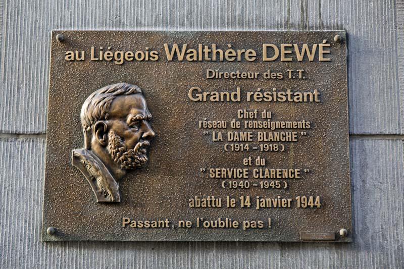 Plaque en mémoire de Walthère Dewé, rue de l'Université
